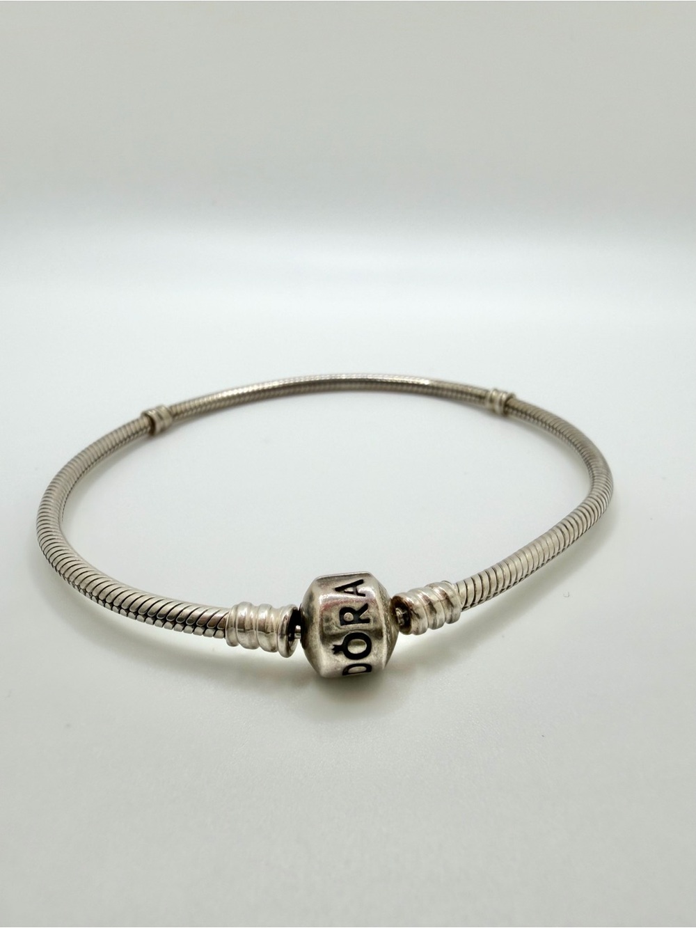 Authentic Pandora Moments Sterling Silver Snake Chain Bracelet 23cm S925 ALE